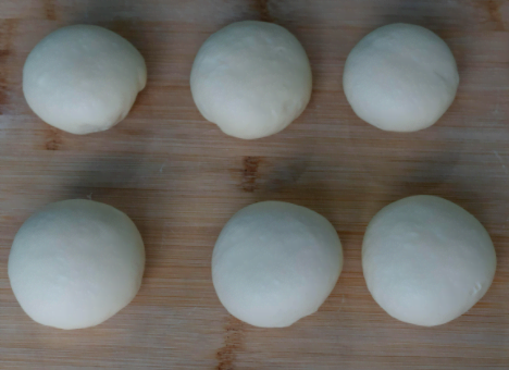 在家做豆沙面包，跟買的一樣香，蓬松暄軟，做法簡單零失敗